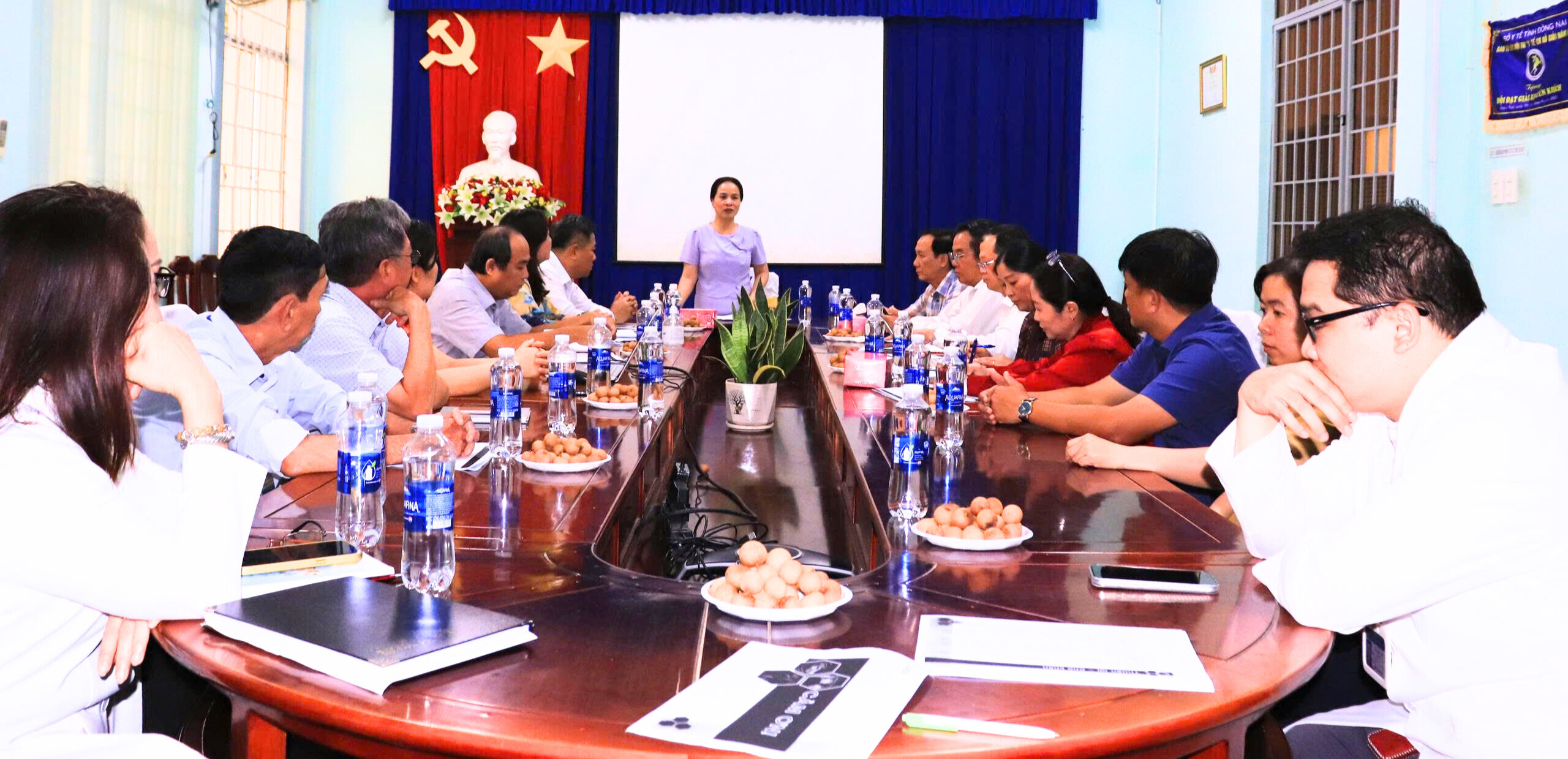 Đoàn công tác Sở Y tế làm việc tại Trung tâm Y tế khu vực Nhơn Trạch