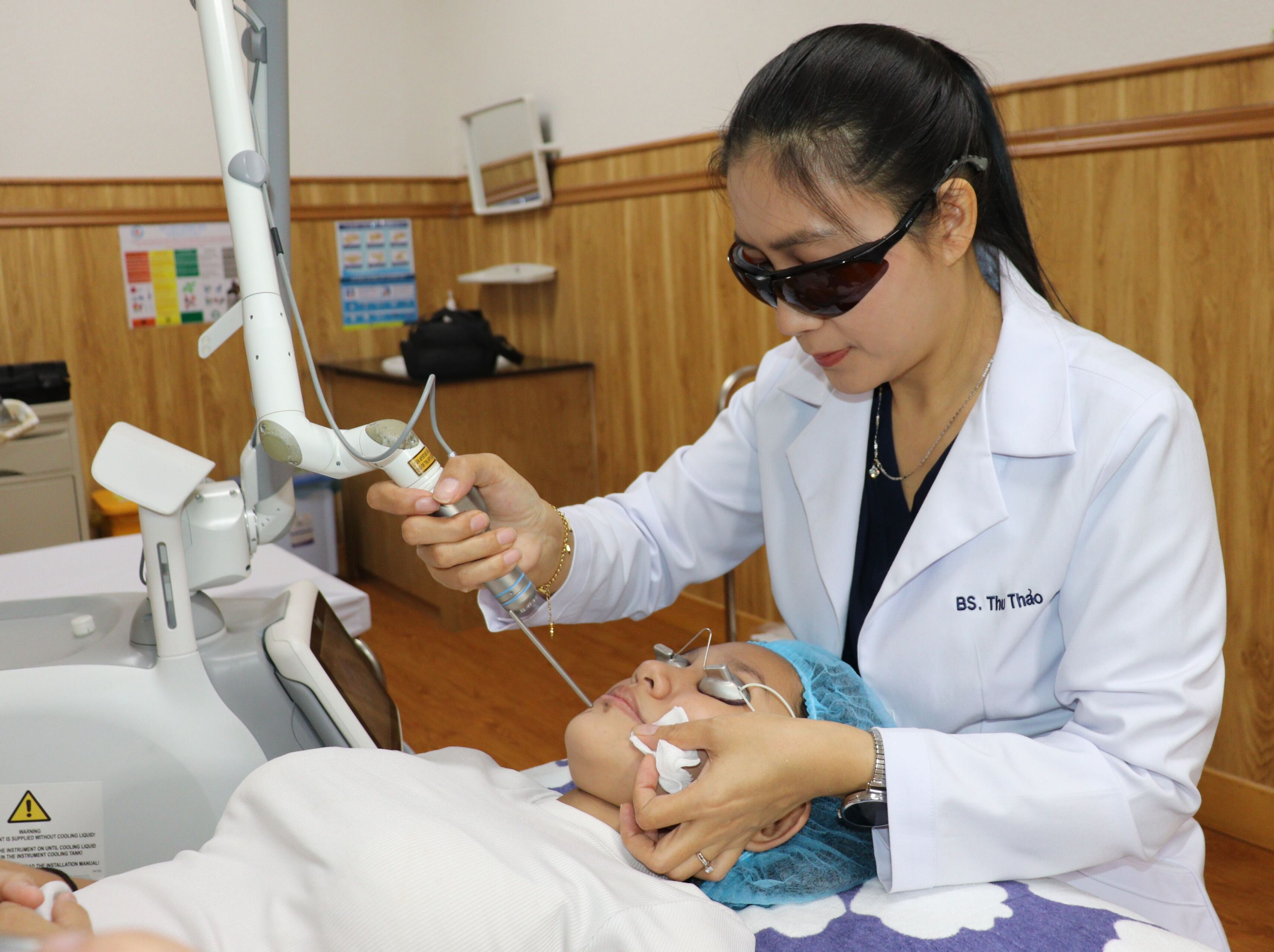 Làm đẹp chuẩn y khoa – tránh “tiền mất, tật mang”