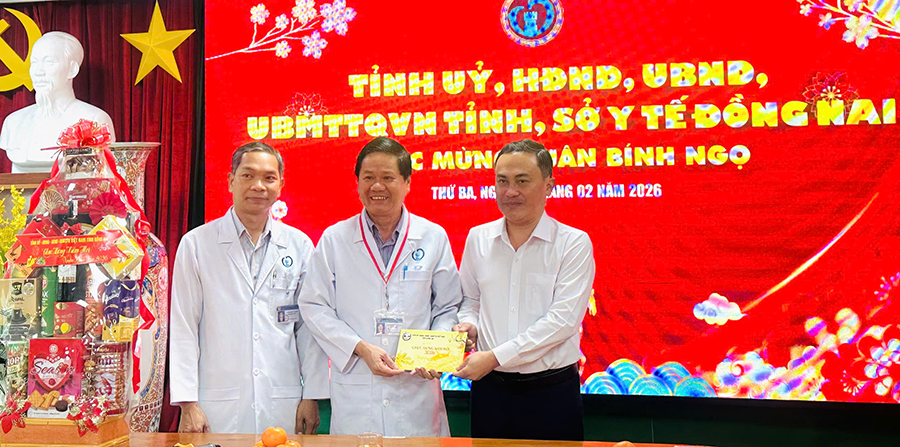 Lãnh đạo UBND tỉnh thăm, chúc Tết các bệnh viện trên địa bàn tỉnh
