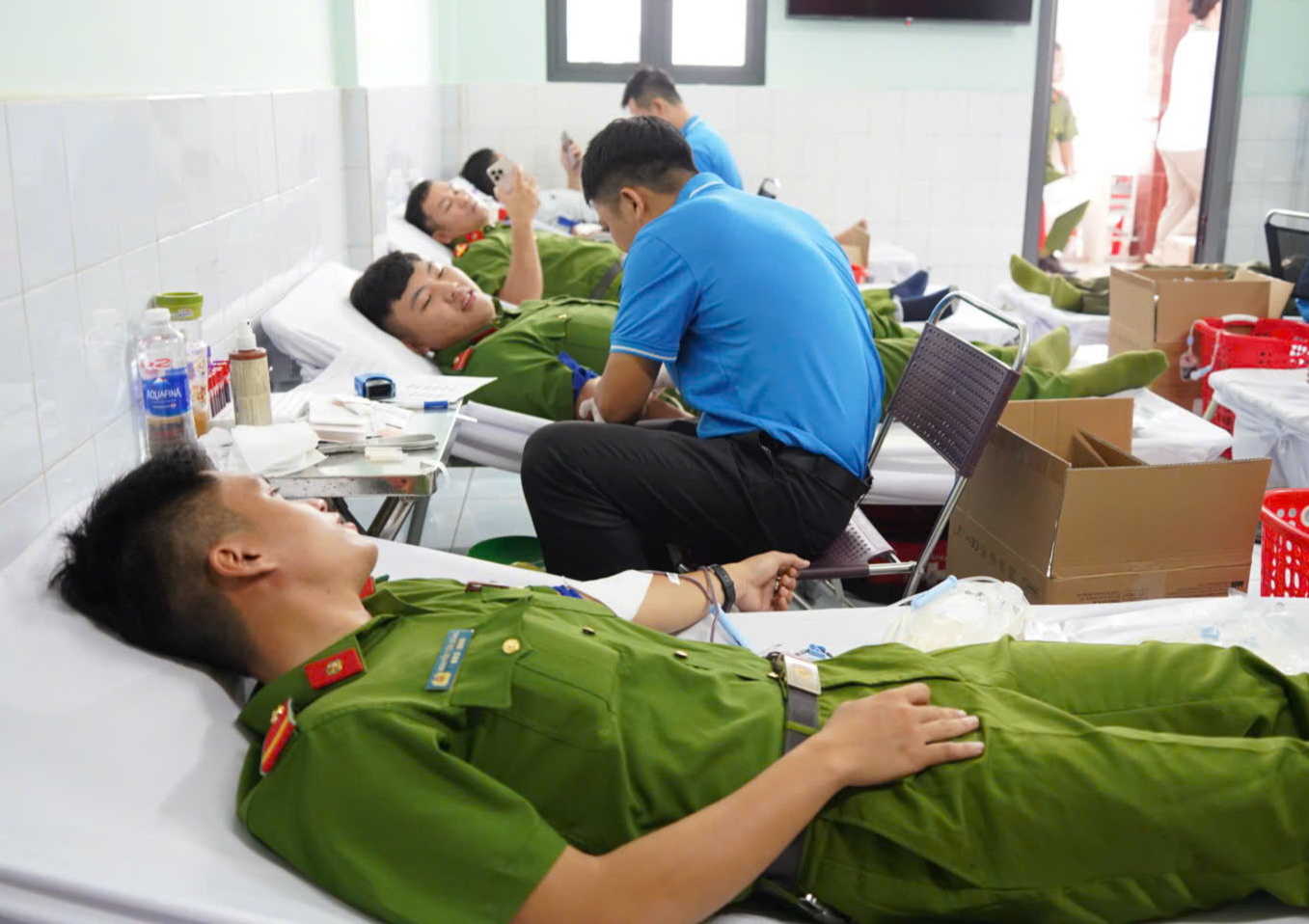 Giọt máu trao đi - Sự sống ở lại